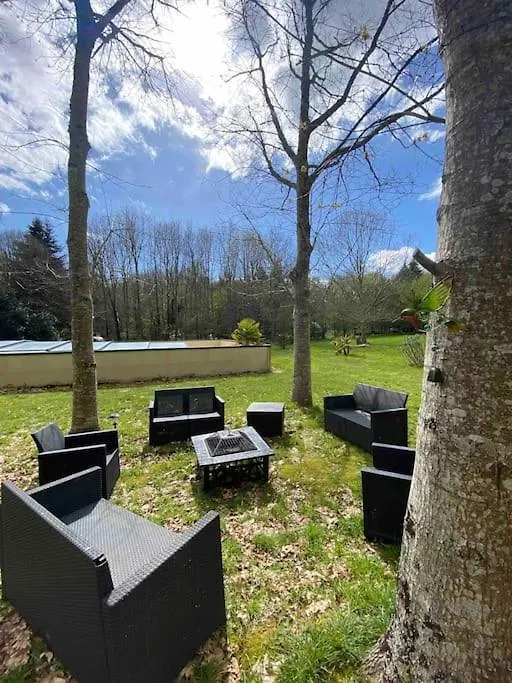 Holiday home Gite Cornouaille Piscine Ou Jacuzzi Saint-Evarzec