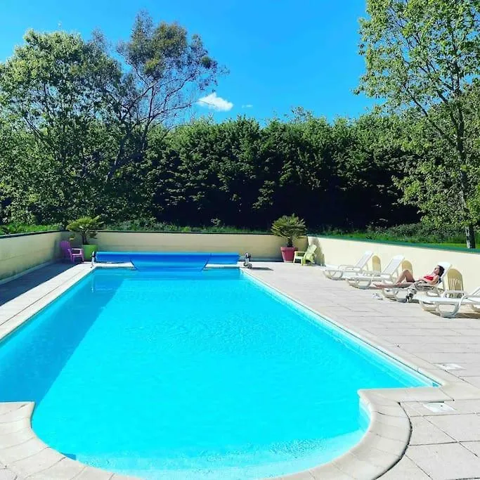 Holiday home Gite Cornouaille Piscine Ou Jacuzzi Saint-Evarzec
