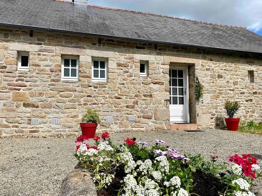 Gite Cornouaille Piscine Ou Jacuzzi Saint-Evarzec Holiday home